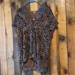 Beautiful cheetah oversized blouse top